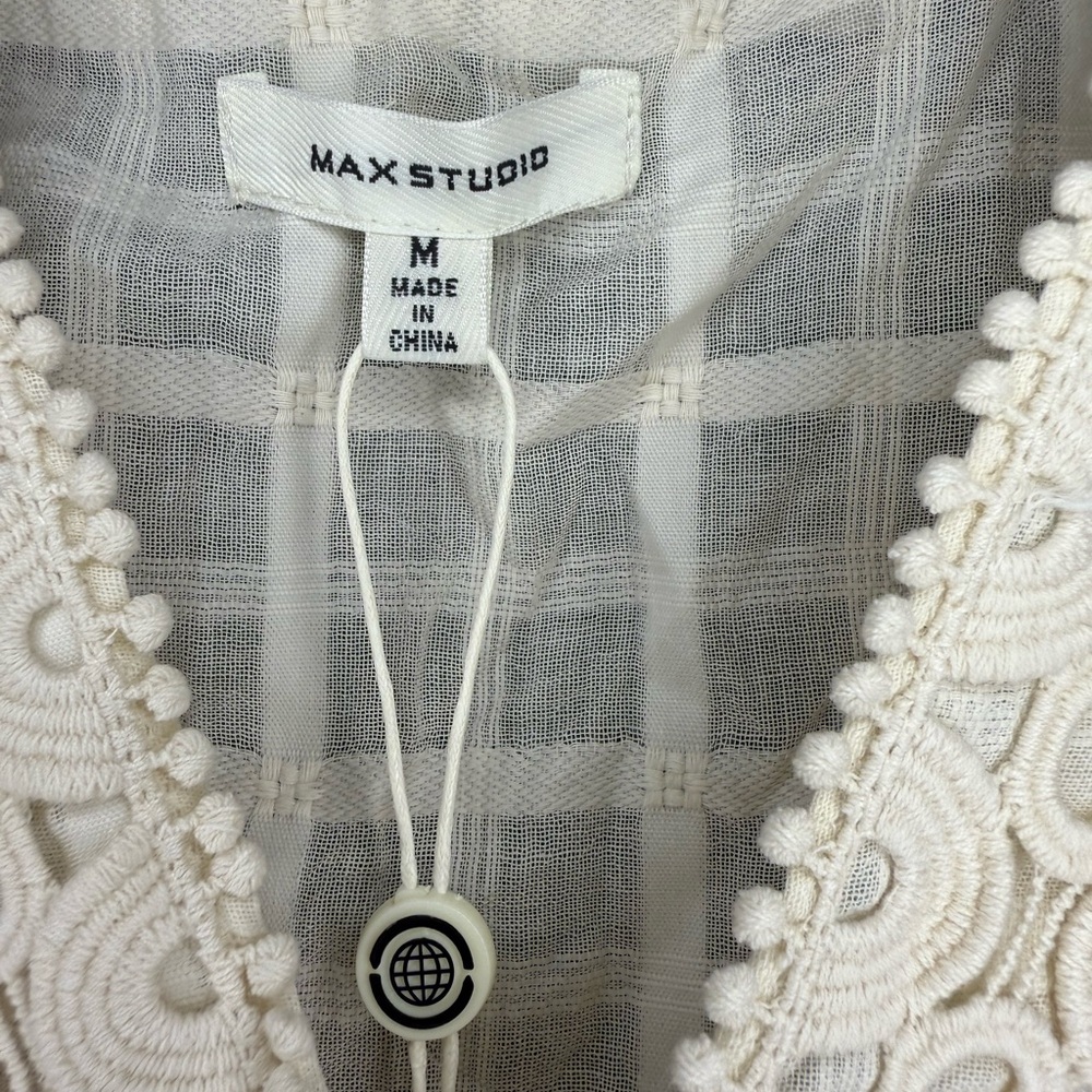 Max Studio Sleeveless Blouse - Picture 3 of 5